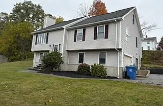 4 bed, 2.0 bath, 2552 sqft, $4,300 — Photo 1
