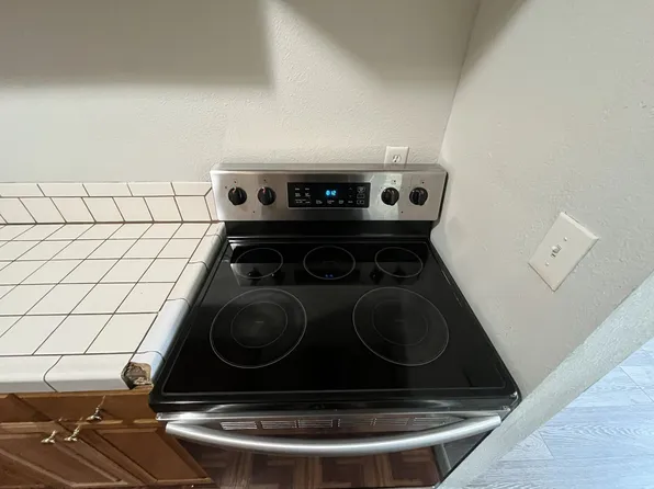 901 Carro Dr APT 2, Sacramento, CA 95825