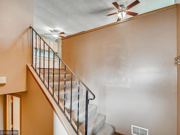 3rd image of 300 Cari Park Ln