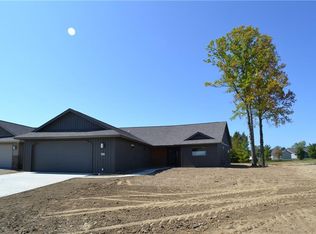 9004 Hummingbird Ln, North Ridgeville, OH 44039