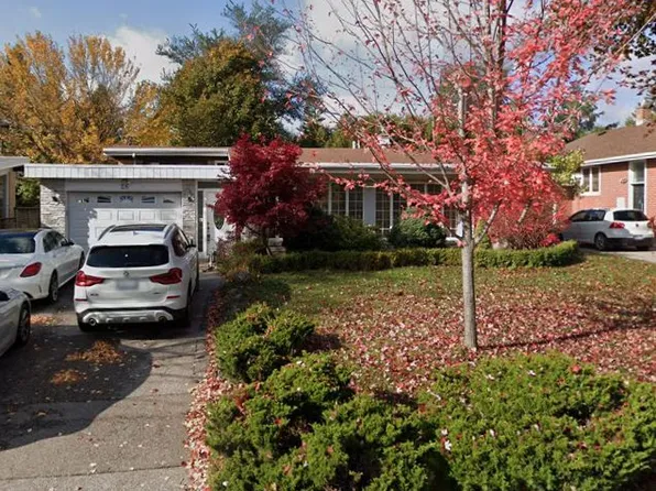 26 Larkfield Dr, Toronto, ON M3B 2H1