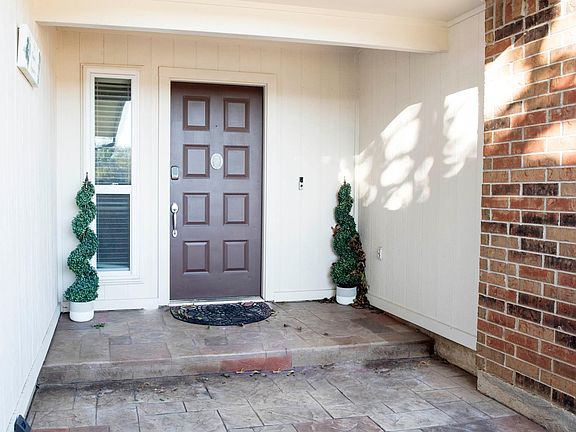 3rd image of 4015 Pepperwood Dr