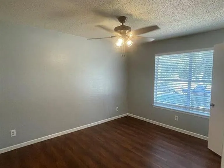309 E Grady Dr — Photo 17
