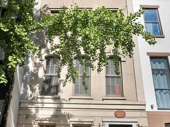 209 East 31st Street image 1 of 9