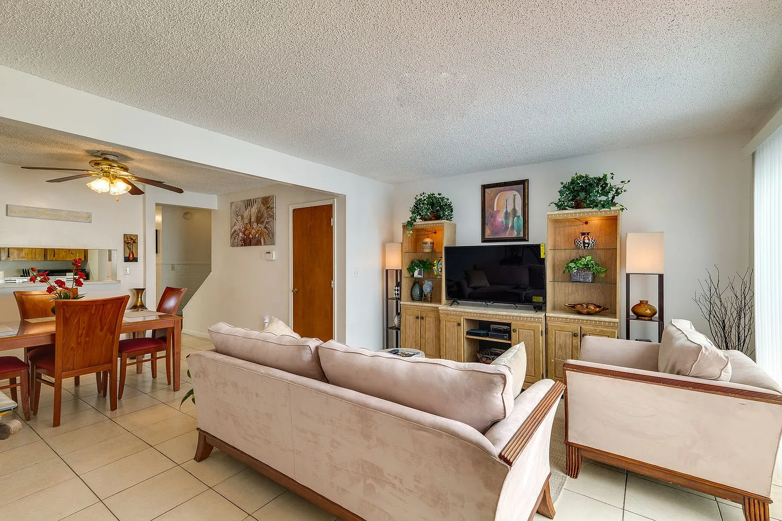 2 bed, 1.0 bath, 1097 sqft, $3,128 — Photo 1