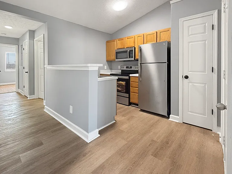 Cross Lake Apartments — Photo 85