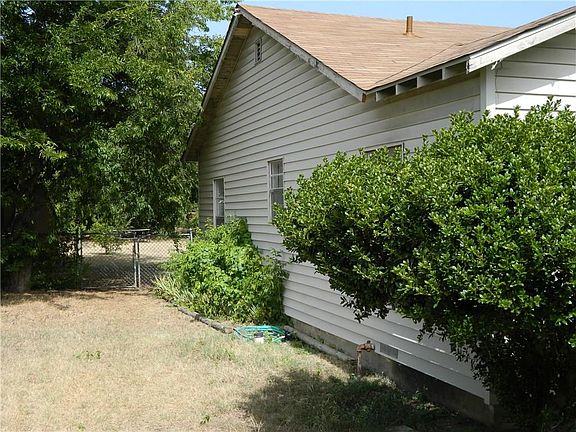 2nd image of 2611 Skyline Dr