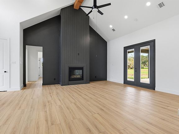 5th image of 467 Springfield Trl