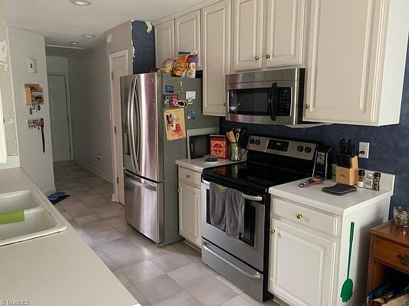 5th image of 140 Ivywood Ct