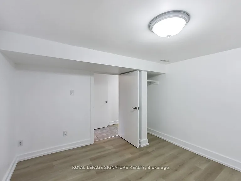 896 Bathurst St #BASEMENT — Photo 14