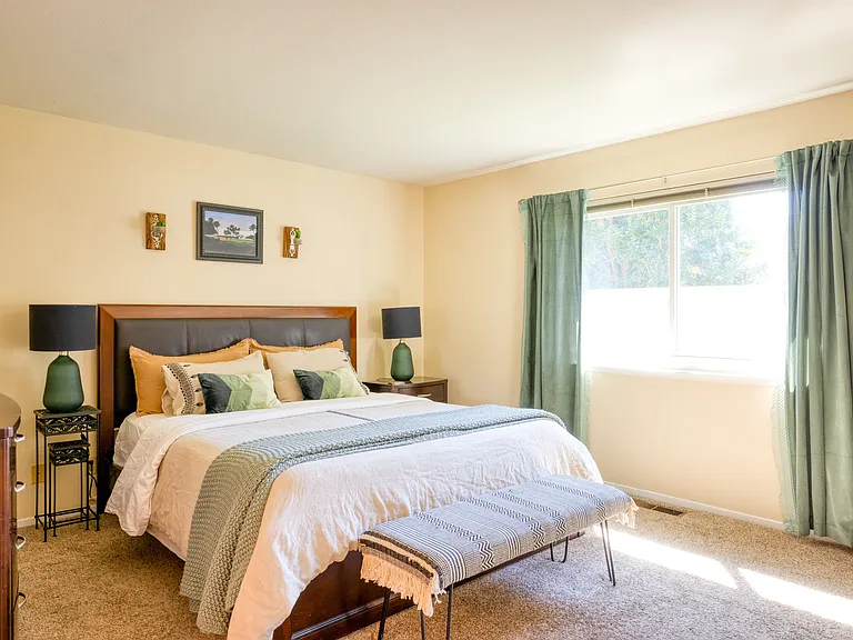 2310 S Hampton Cir — Photo 17
