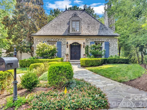 2214 La Maison Dr, Charlotte, NC 28226
