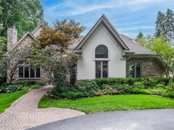 8003 Caribou Lake Ln, Clarkston, MI 48346