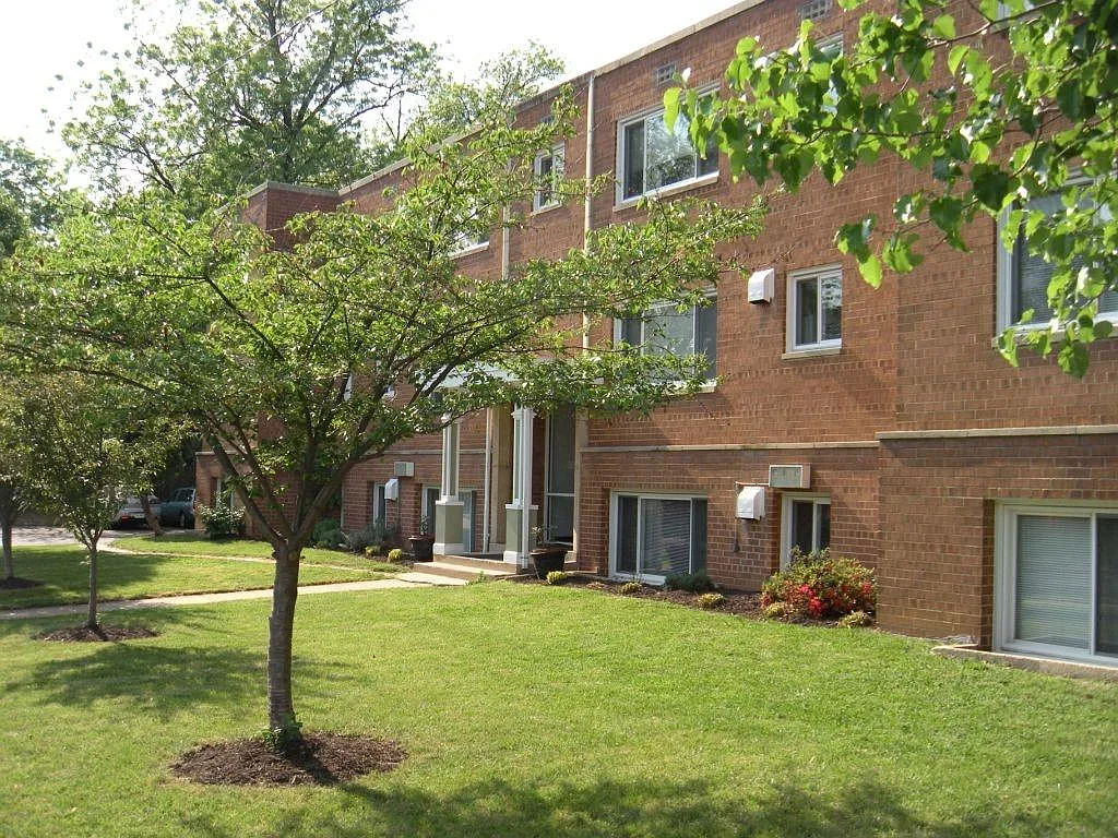 306 Adams Avenue — Photo 1