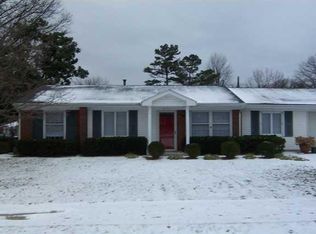 9912 Harlech Ln, Jeffersontown, KY 40299