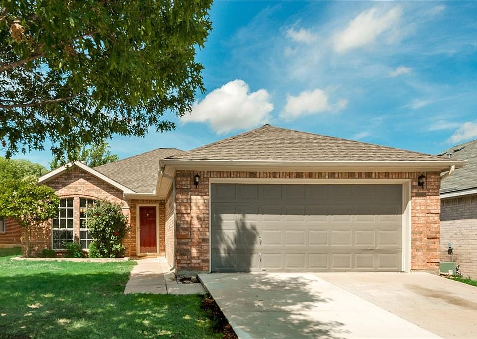 1st image of 520 Blueberry Hill Ln