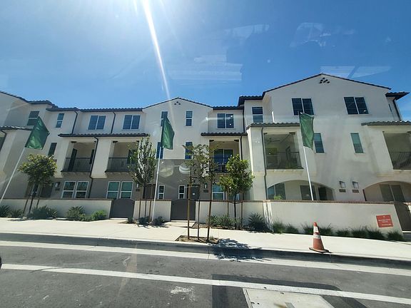 2nd image of 1 Valley View Ave #1