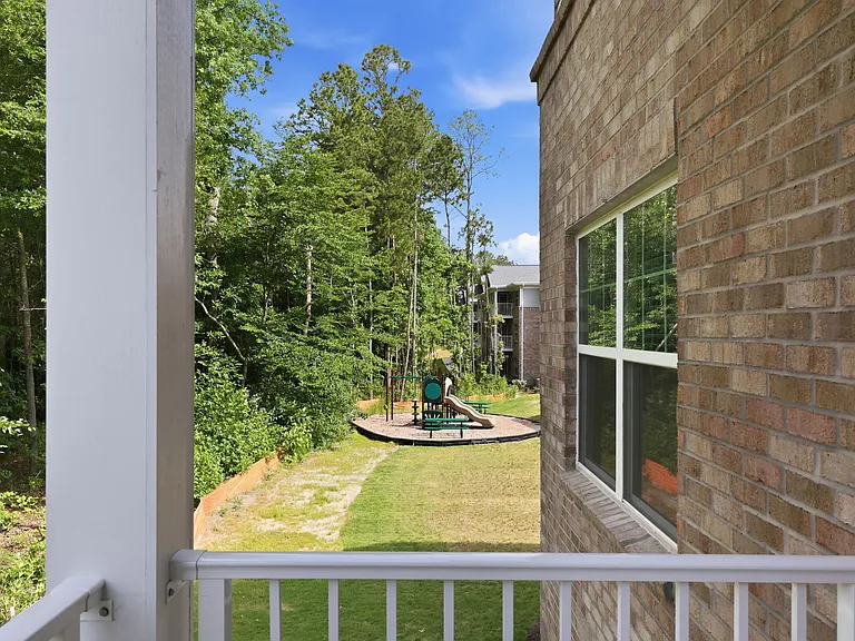Oak Terrace — Photo 30