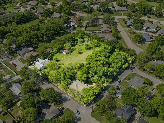 5th image of 807 & 815 N Alamo Rd