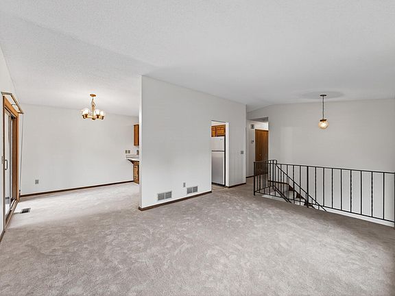 3rd image of 5955 Fernwood St