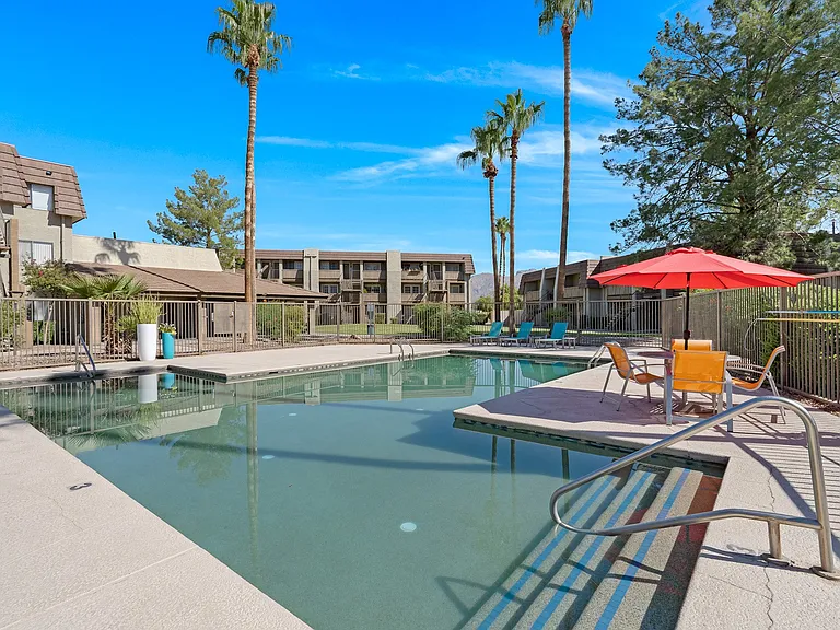 Verde Apartments — Photo 6