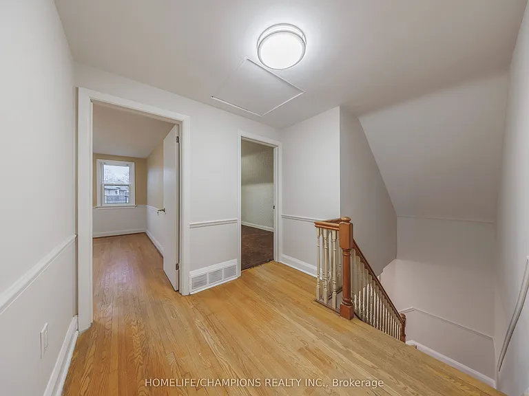 44 Marydon Cres — Photo 14