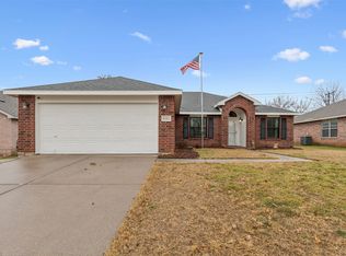 8313 Clearbrook Dr, Fort Worth, TX 76123