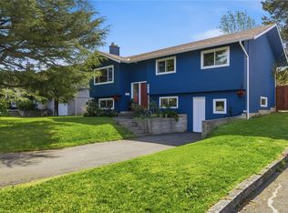 541 Warren Ave, Saanich, BC V8Z 2J6
