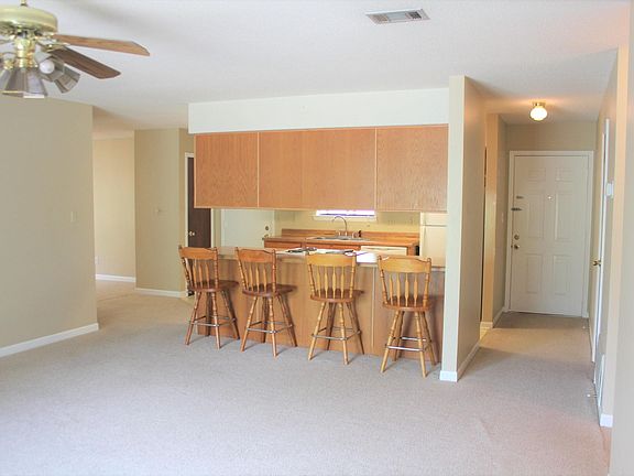 4th image of 303 Morgan Ln