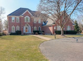 39W285 Silver Glen Rd, Saint Charles, IL 60175