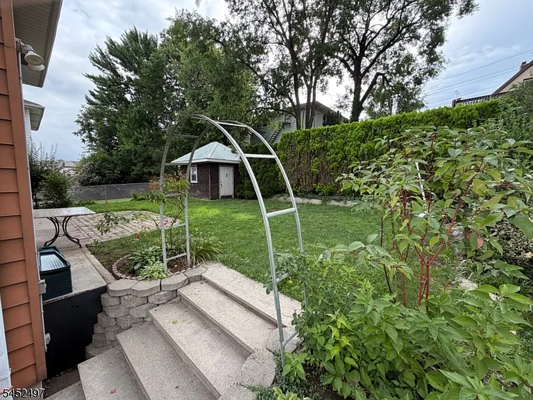 119 Cornelia St — Photo 13
