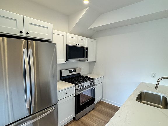 3rd image of 2539 Grays Ferry Ave #3