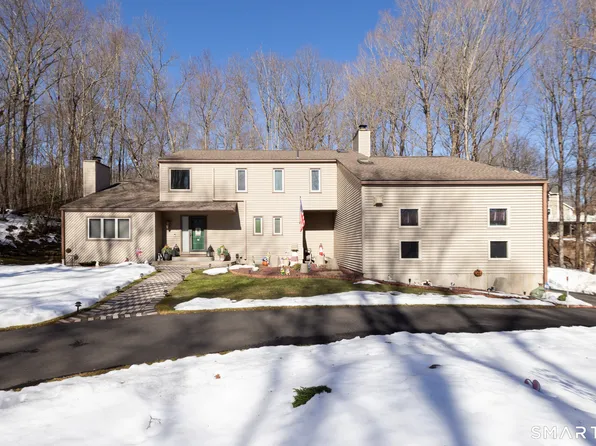 70 Pine Hollow Drive, Middlebury, CT 06762