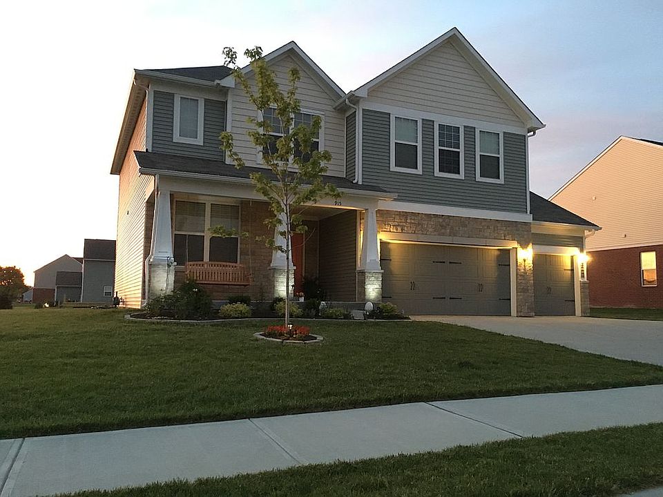 1st image of 915 Settlers Walk