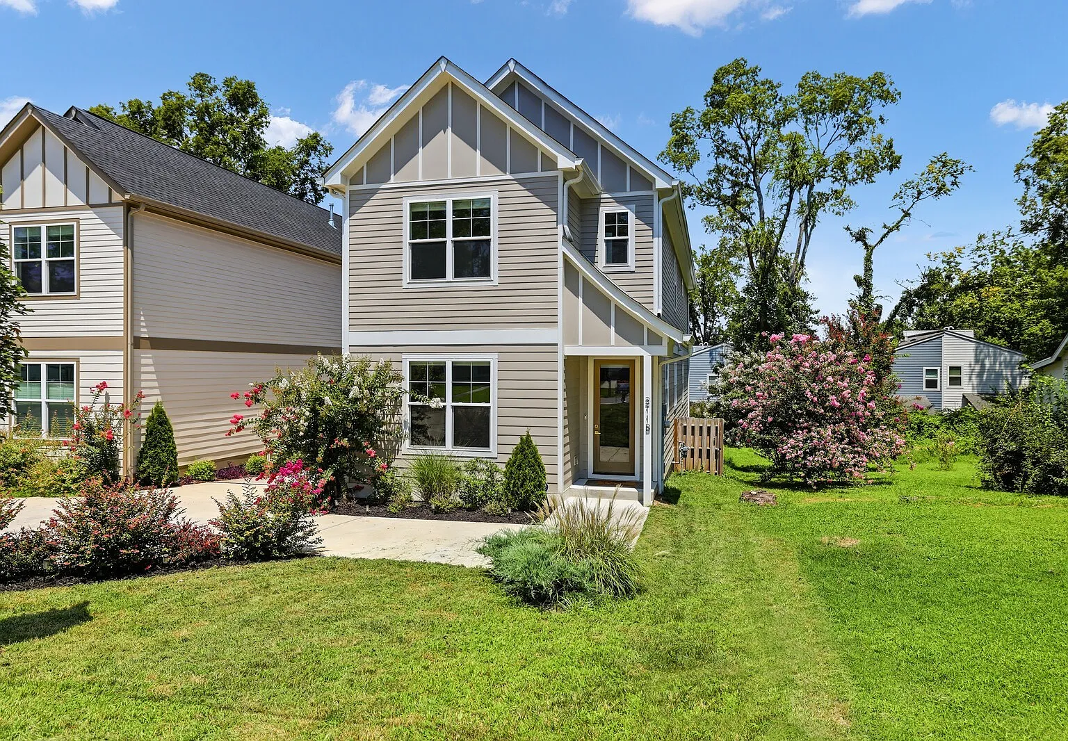 4 bed, 3.5 bath, 2350 sqft, $5,500 — Photo 3