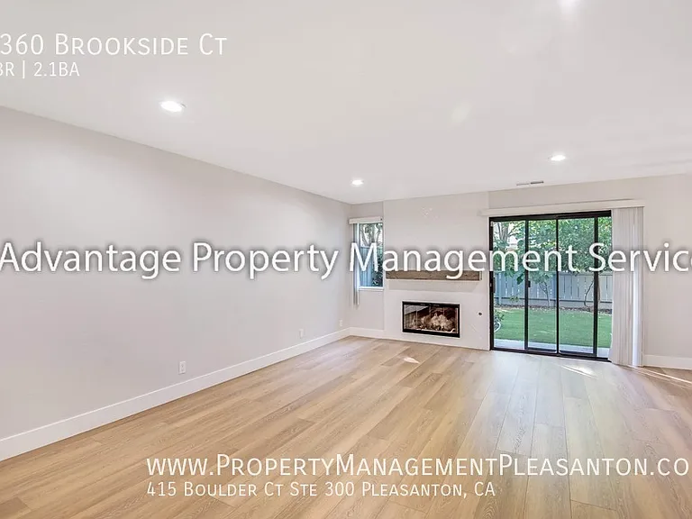 5360 Brookside Ct — Photo 3