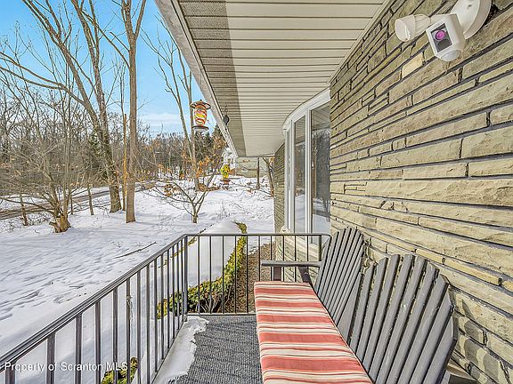 3rd image of 108 W Mountain Rd