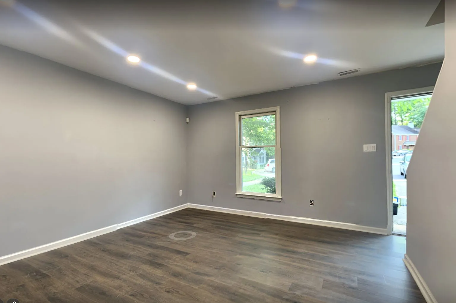 2 bed, 1.5 bath, 1055 sqft, $1,385 — Photo 3
