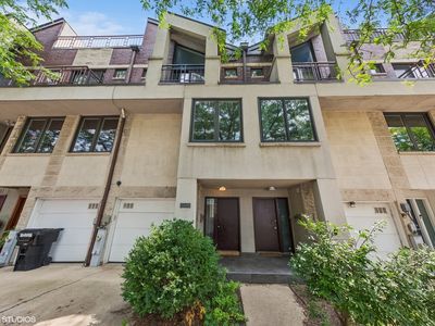 665 N Carpenter St, Chicago, IL, 60642