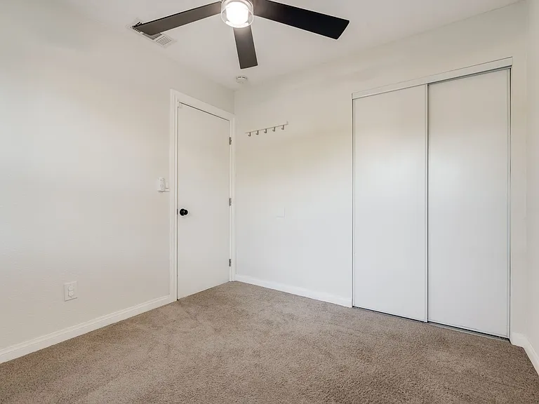 9483 Pennywood Rd — Photo 17