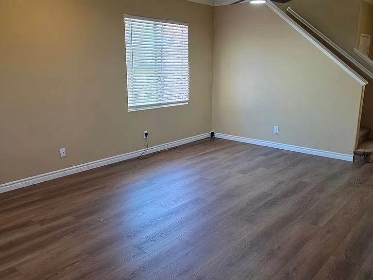 42514 Drennon Ct — Photo 3