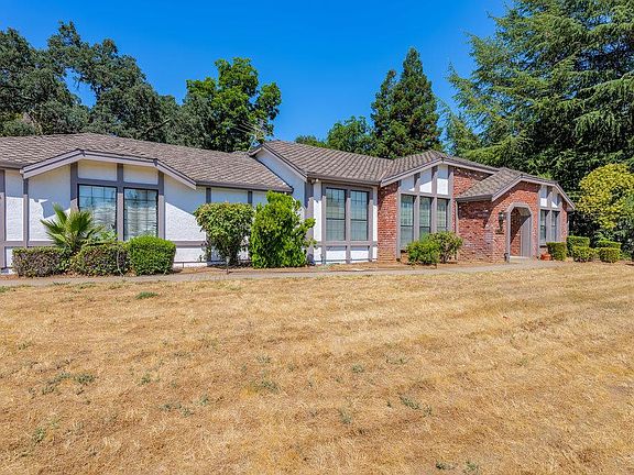 4th image of 9821 Blue Lake Dr