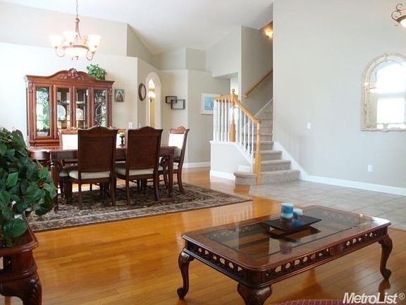 4th image of 341 Brennen Cir