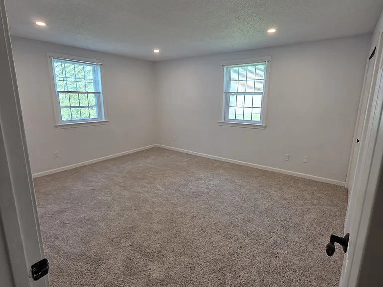 13 Meadowbrook Ln #3 — Photo 12