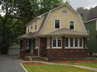 71 N Cowley Rd, Riverside, IL 60546