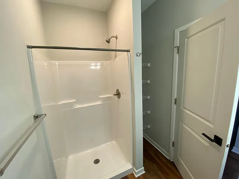 2212 W Stewart Ave #7 — Photo 6