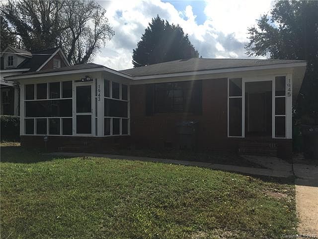 2nd image of 1945 Woodcrest Ave
