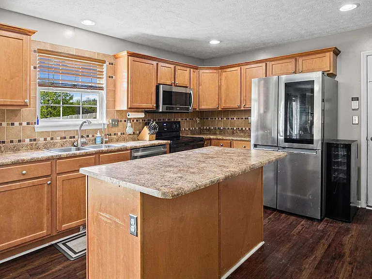 4027 Fiddlesticks Dr — Photo 3