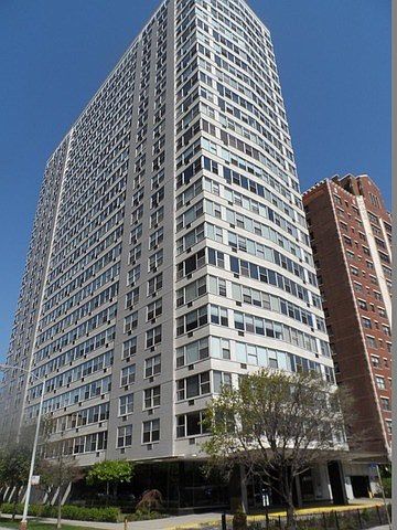1st image of 3900 N Lake Shore Dr APT 4E