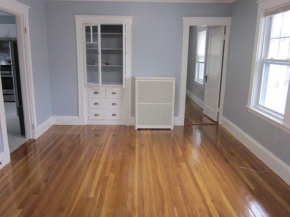 3rd image of 90 Wilson Ave